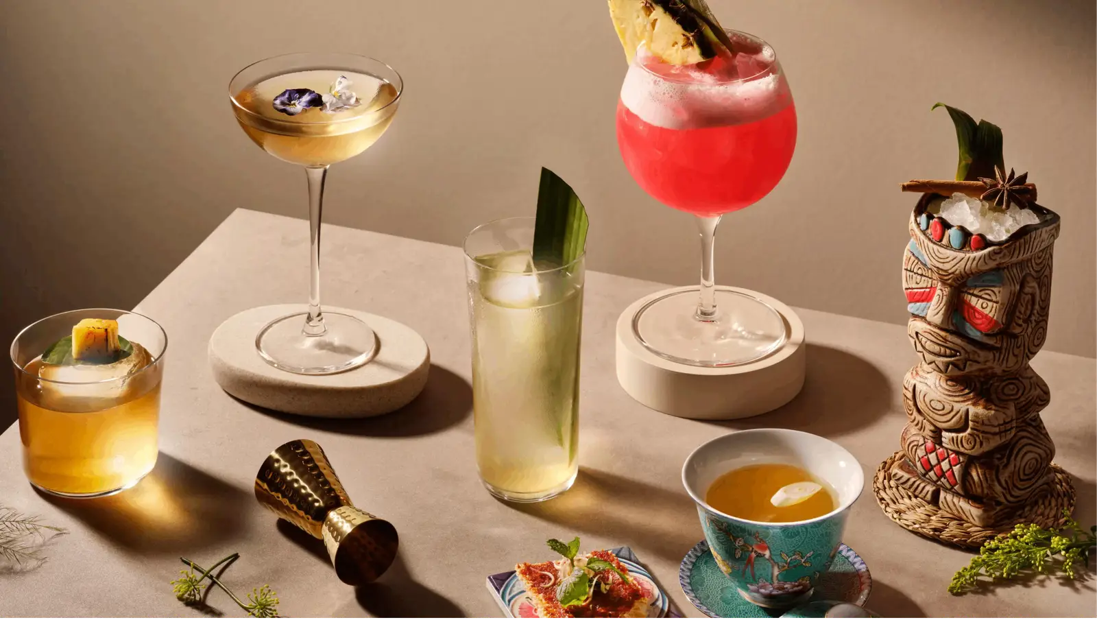 Atrium Bar 317